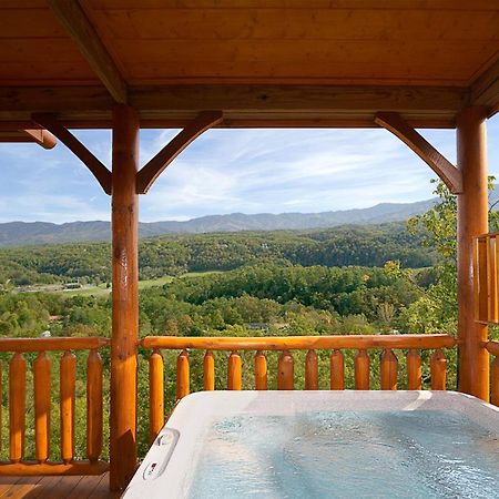 Above The Tree Tops Sevierville Exterior photo