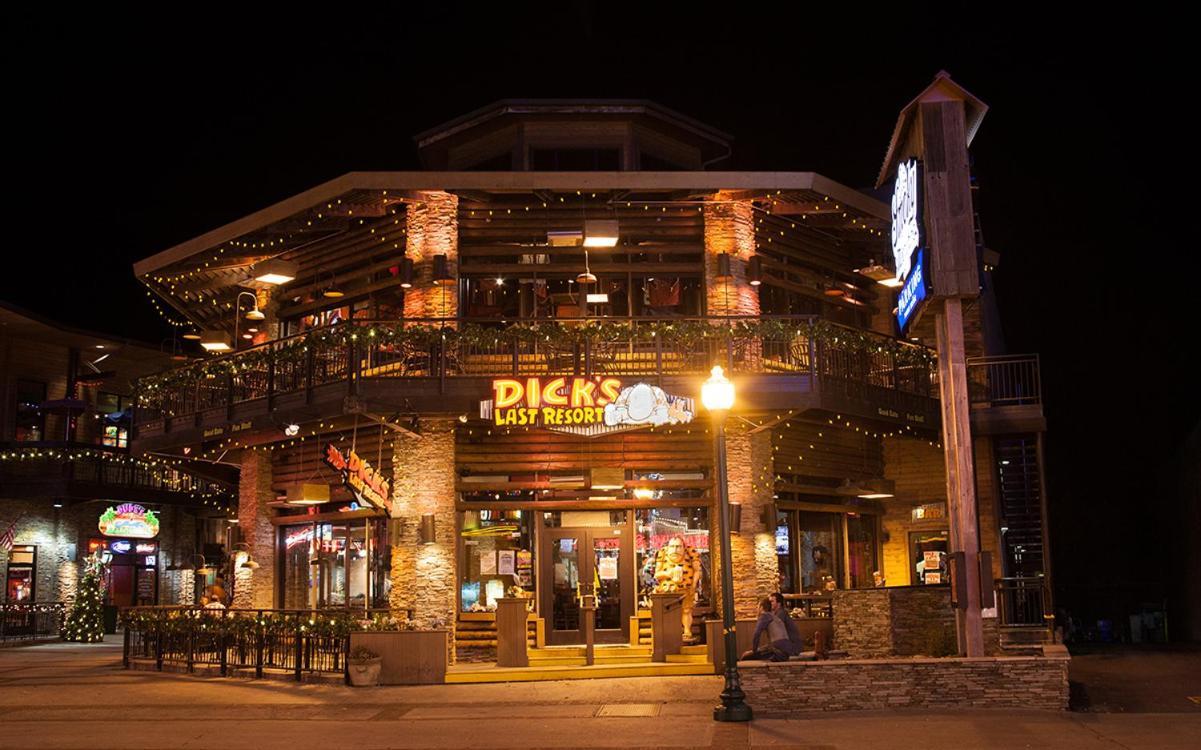 Above The Tree Tops Sevierville Exterior photo