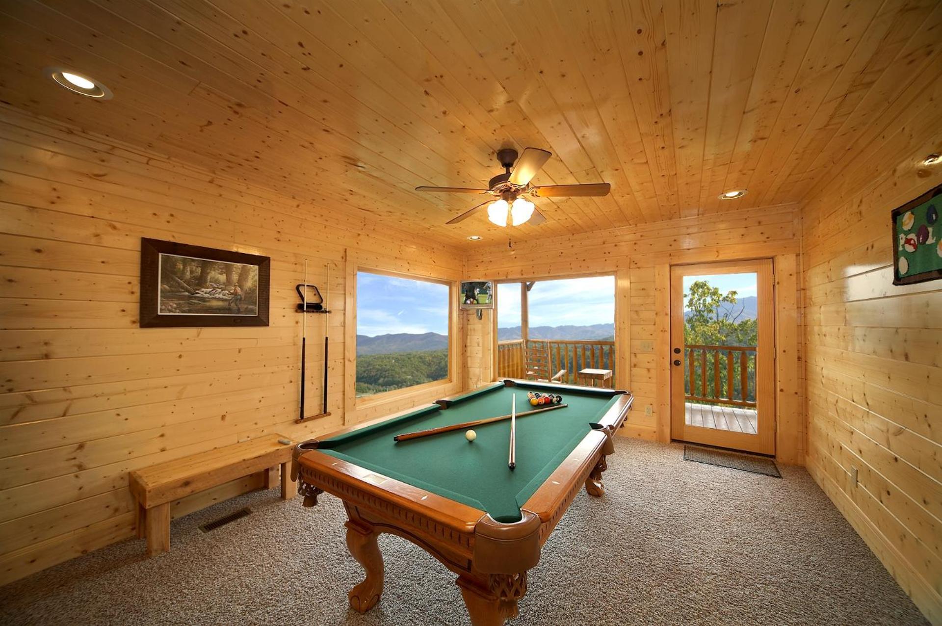 Above The Tree Tops Sevierville Exterior photo